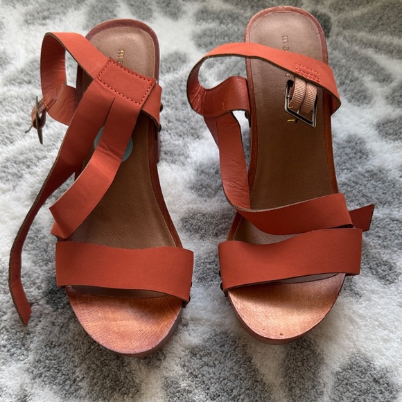 Women's Orange Sandals - Picture 1 of 2